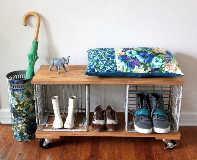 A shoe rack is easy to make from scrap materials - boards and metal boxes