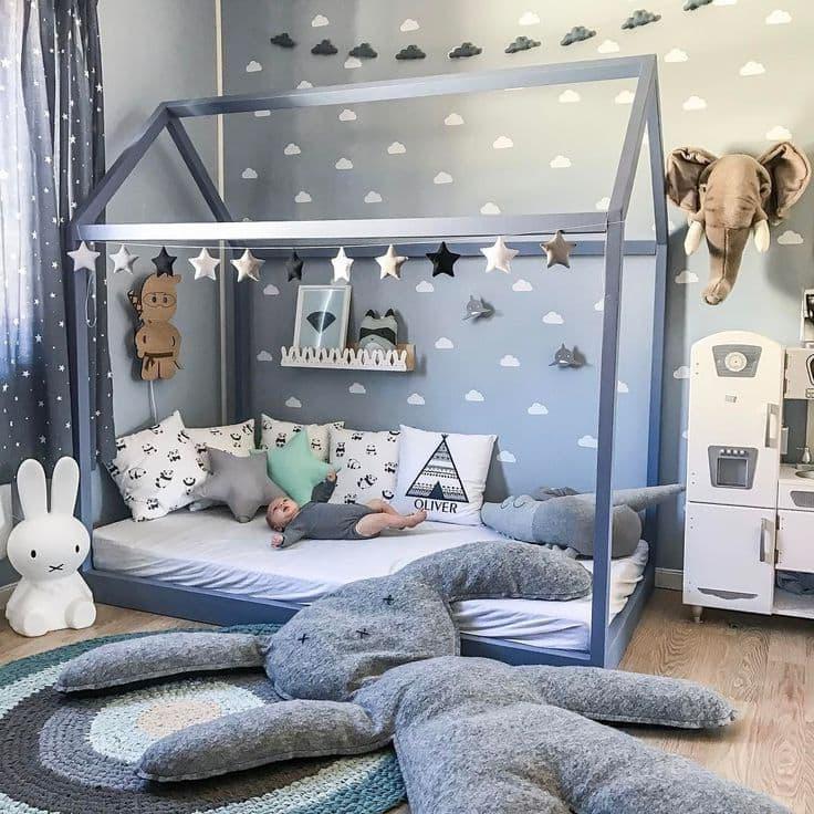 An interesting option for arranging a room for a newborn