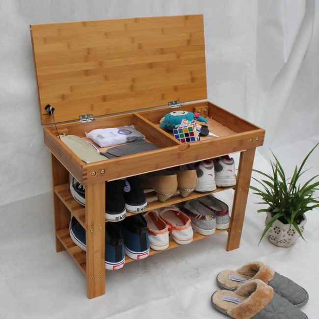 Interesting idea of ​​the closed compartment in the shoe rack